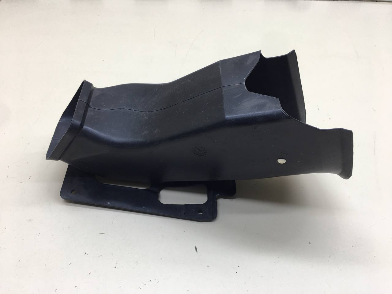 Воздуховод BMW 3-series E46 1998-2005