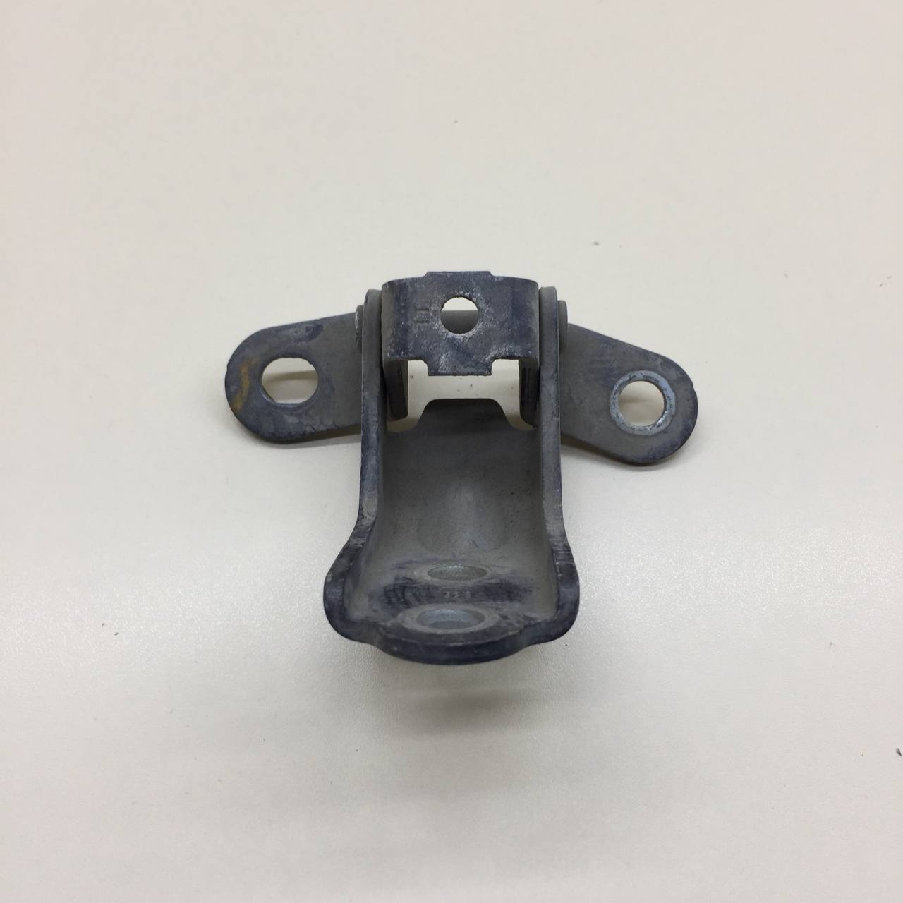 Петля двери задней левой нижняя Hyundai Solaris (RB) 2010-2017