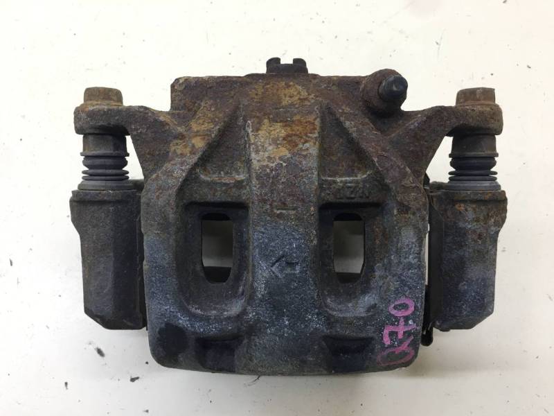 Суппорт передний левый Infiniti M37 (Y51) 2010-2014