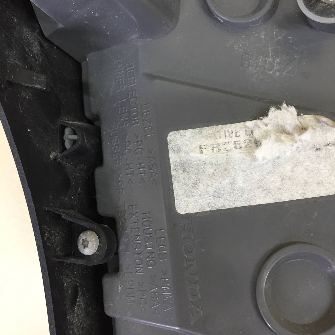 Фонарь задний внутренний правый Honda Civic 5D 2012>