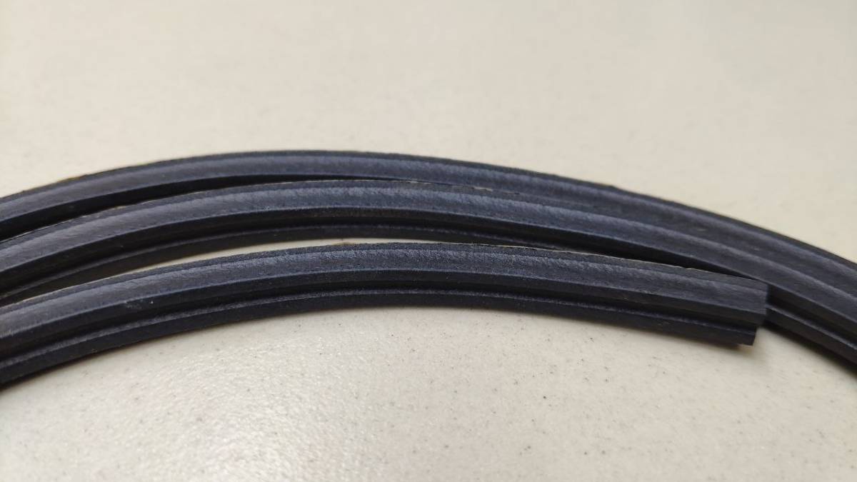 Уплотнитель (внутри) Toyota Corolla E120 2001-2007