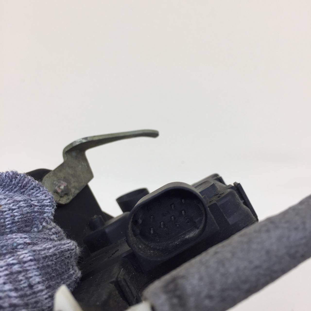 Замок двери передней правой BMW 3-series E46 1998-2005