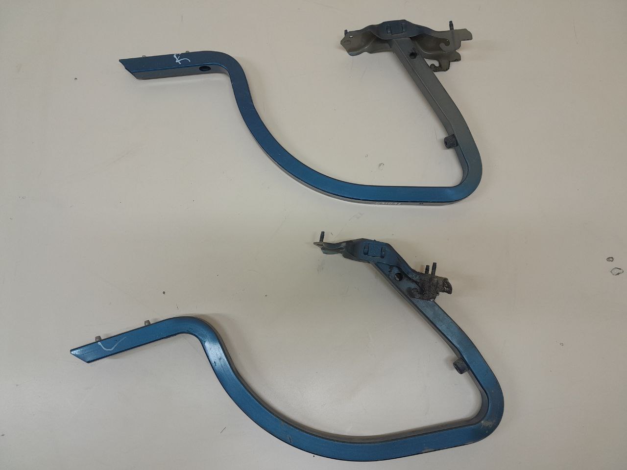 Петля крышки багажника Citroen C-Elysee 2012-2017