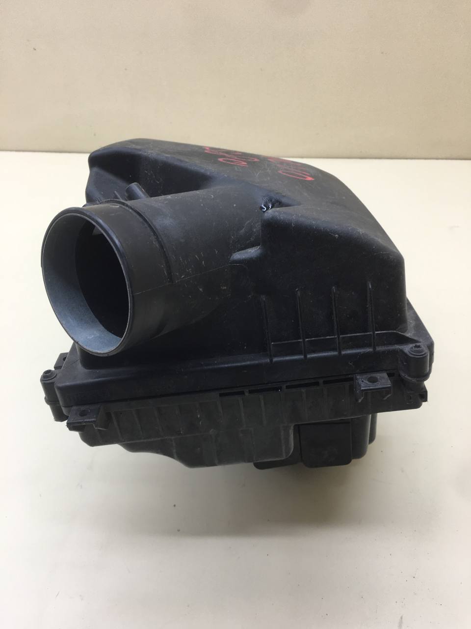 Корпус воздушного фильтра Volvo S80 2006-2016