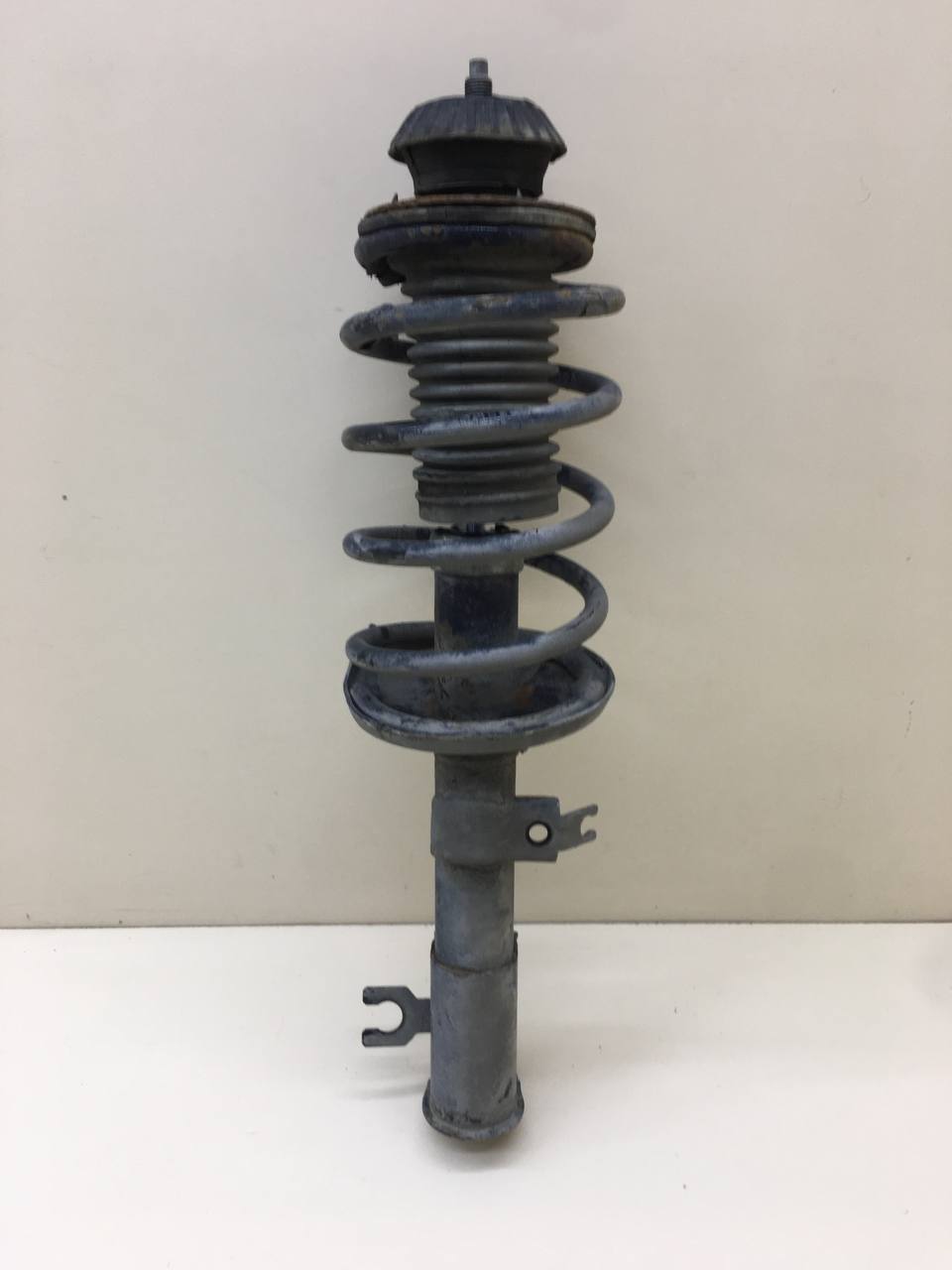 Амортизатор передний правый Chevrolet Aveo T250 2005-2011