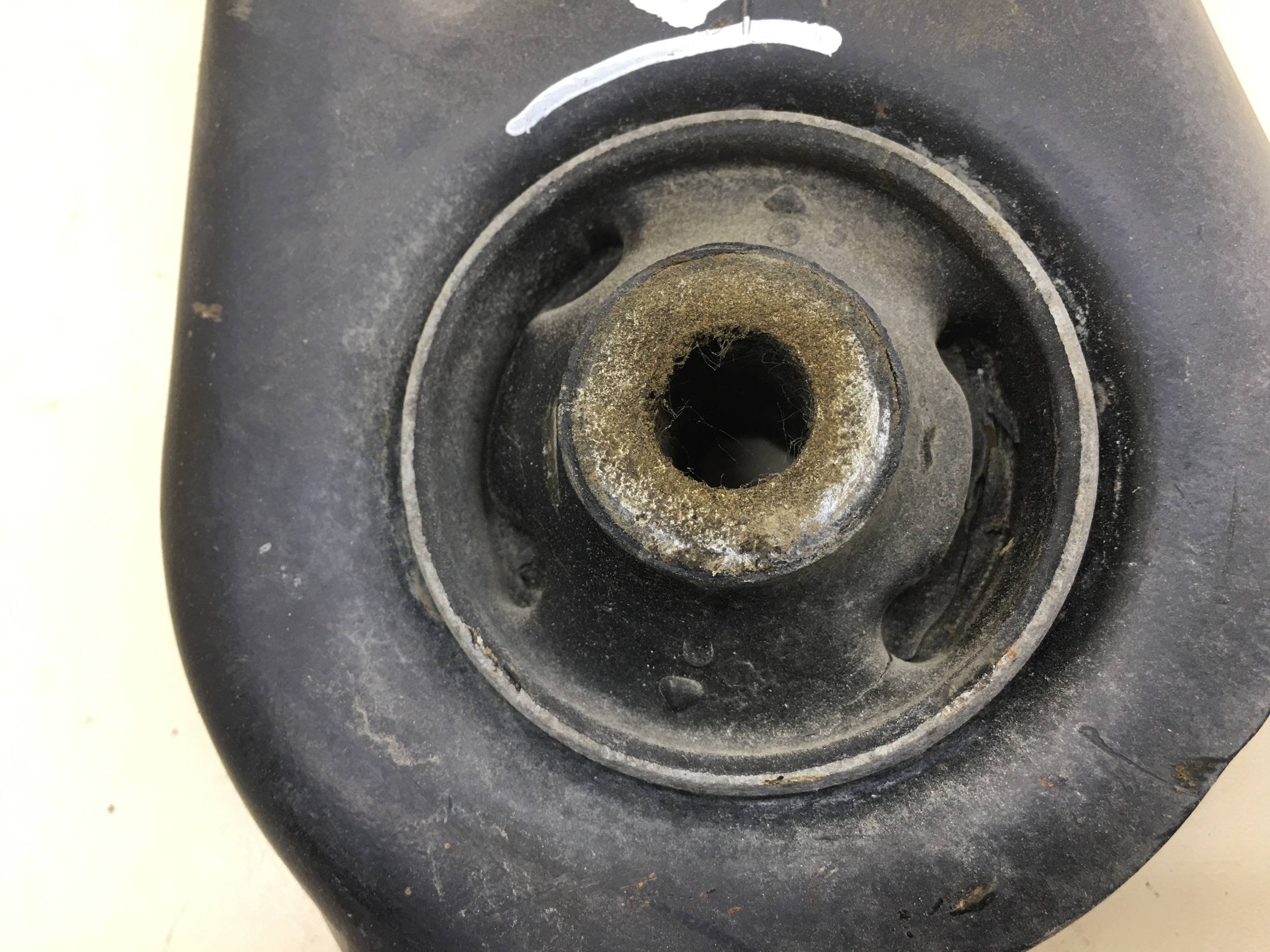 Рычаг передний левый Volkswagen Polo (HB) 2009>