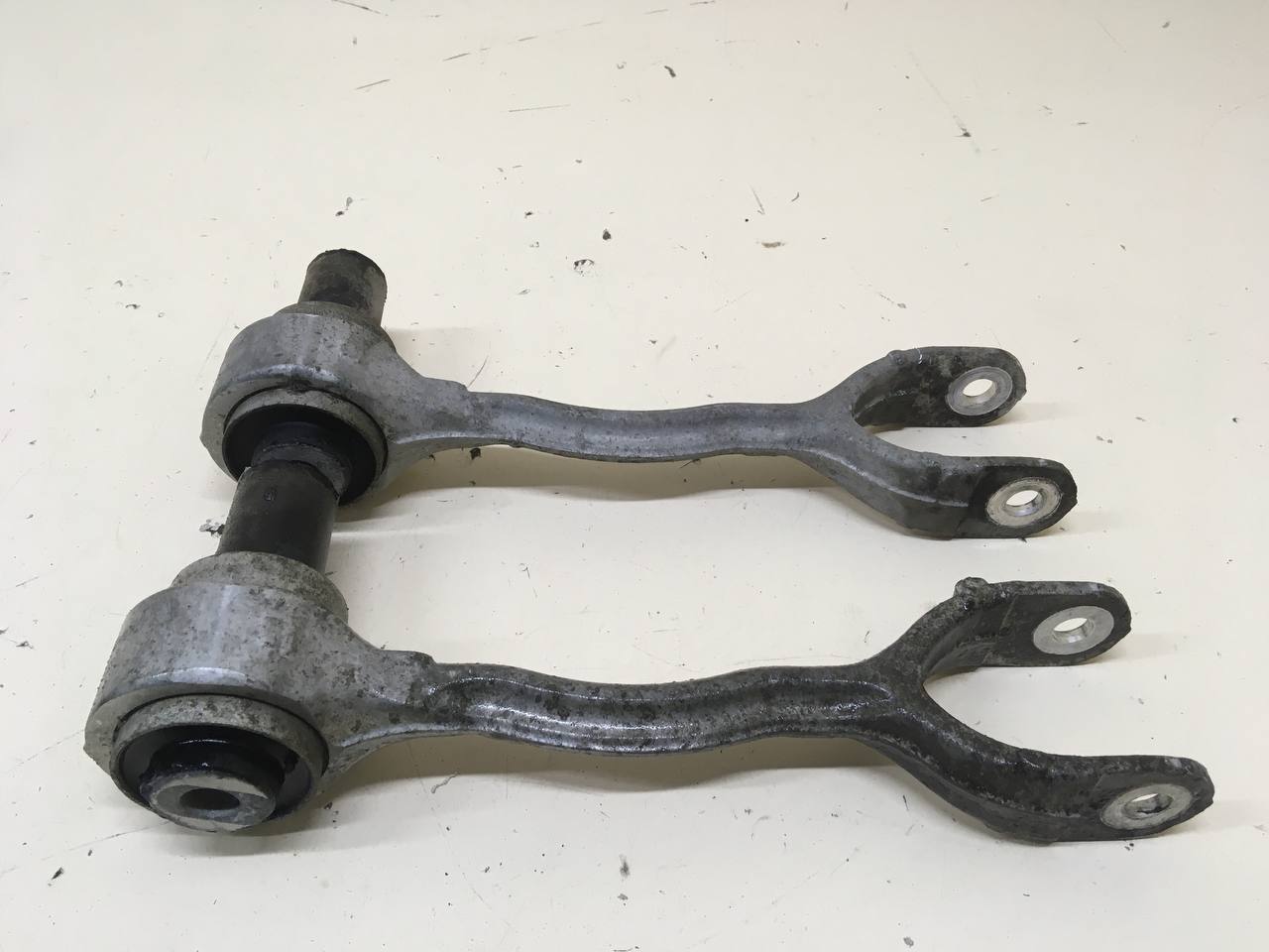 Рычаг задний нижний Jaguar XE (760) 2014-2021