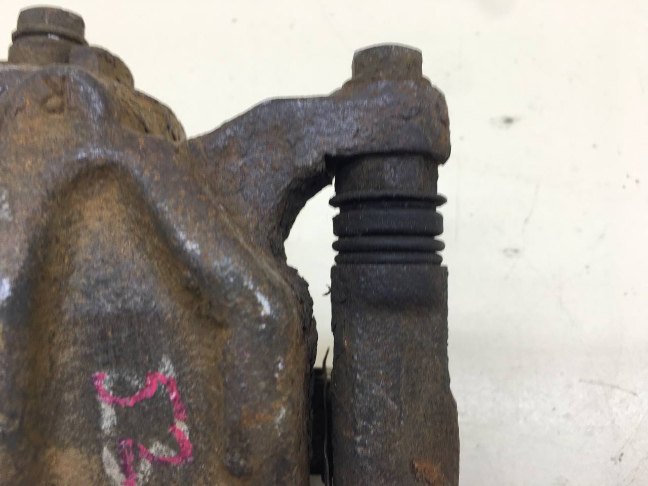 Суппорт передний правый Honda Civic 5D 2006-2012