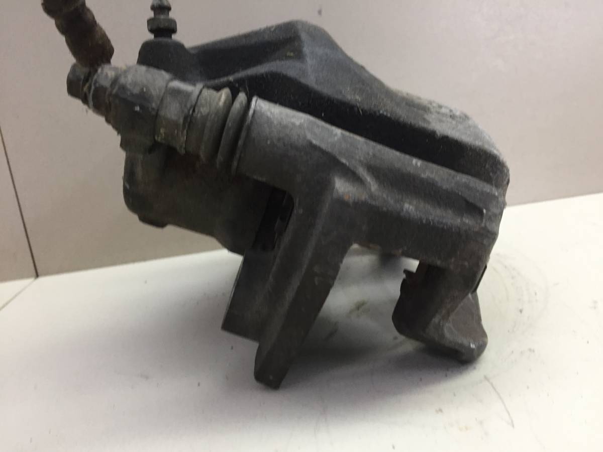 Суппорт передний левый Toyota Crown (S150) 1995-2001