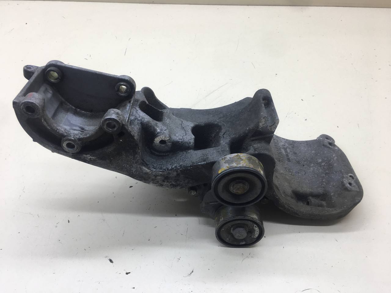 Кронштейн генератора Nissan Almera 3 (G11, G15) 2012>