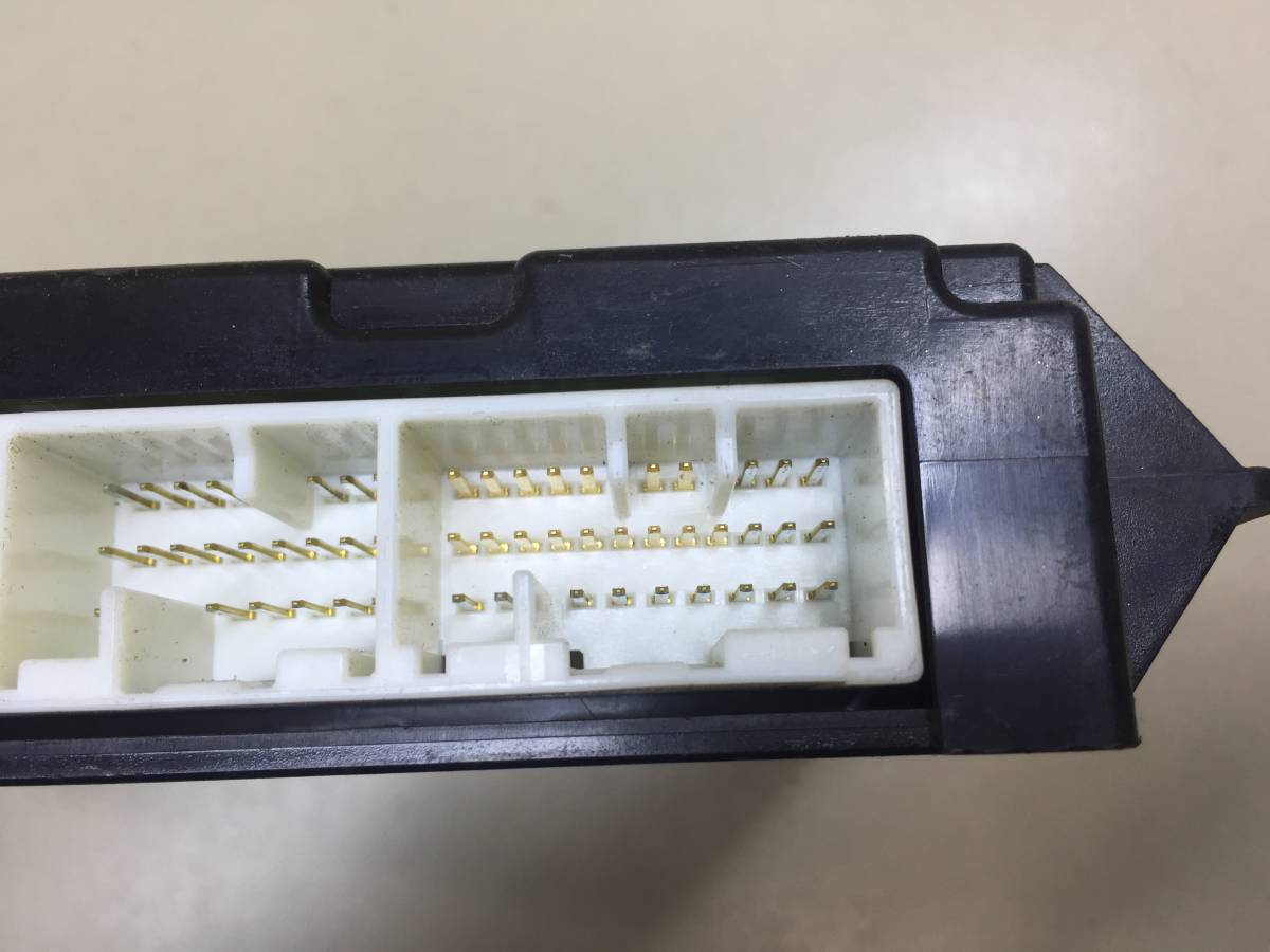 Блок электронный Lexus LS 430 (UCF30) 2000-2006