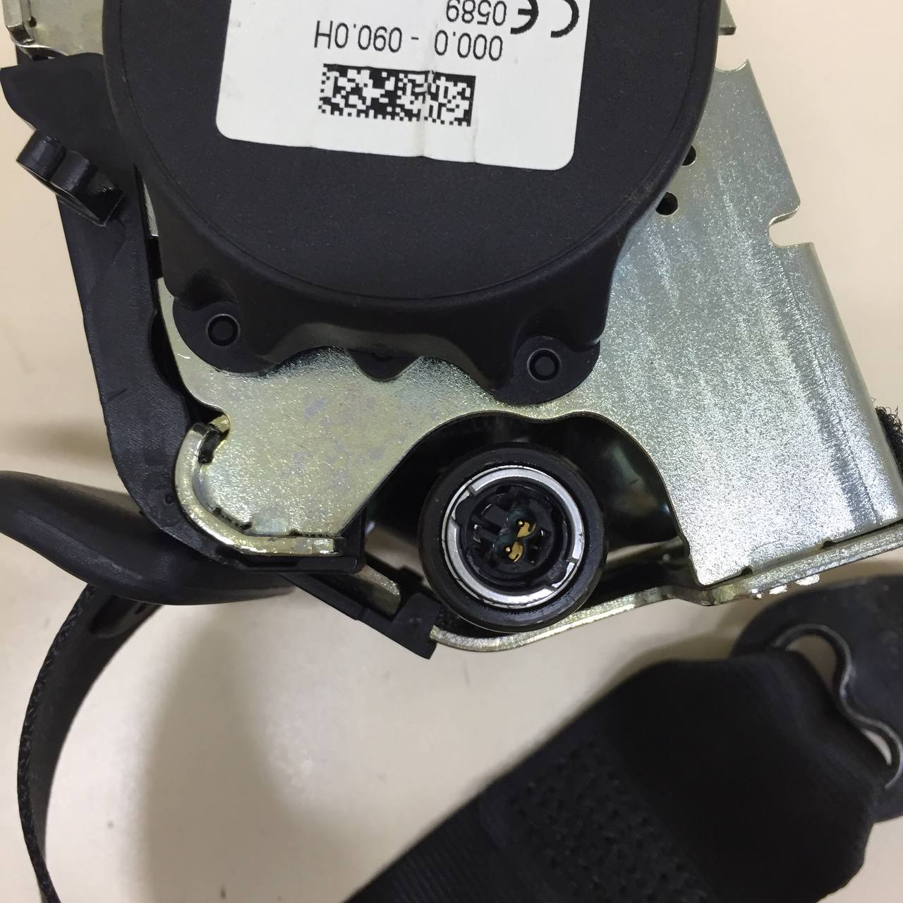 Ремень безопасности с пиропатроном Jaguar XE (760) 2014-2021