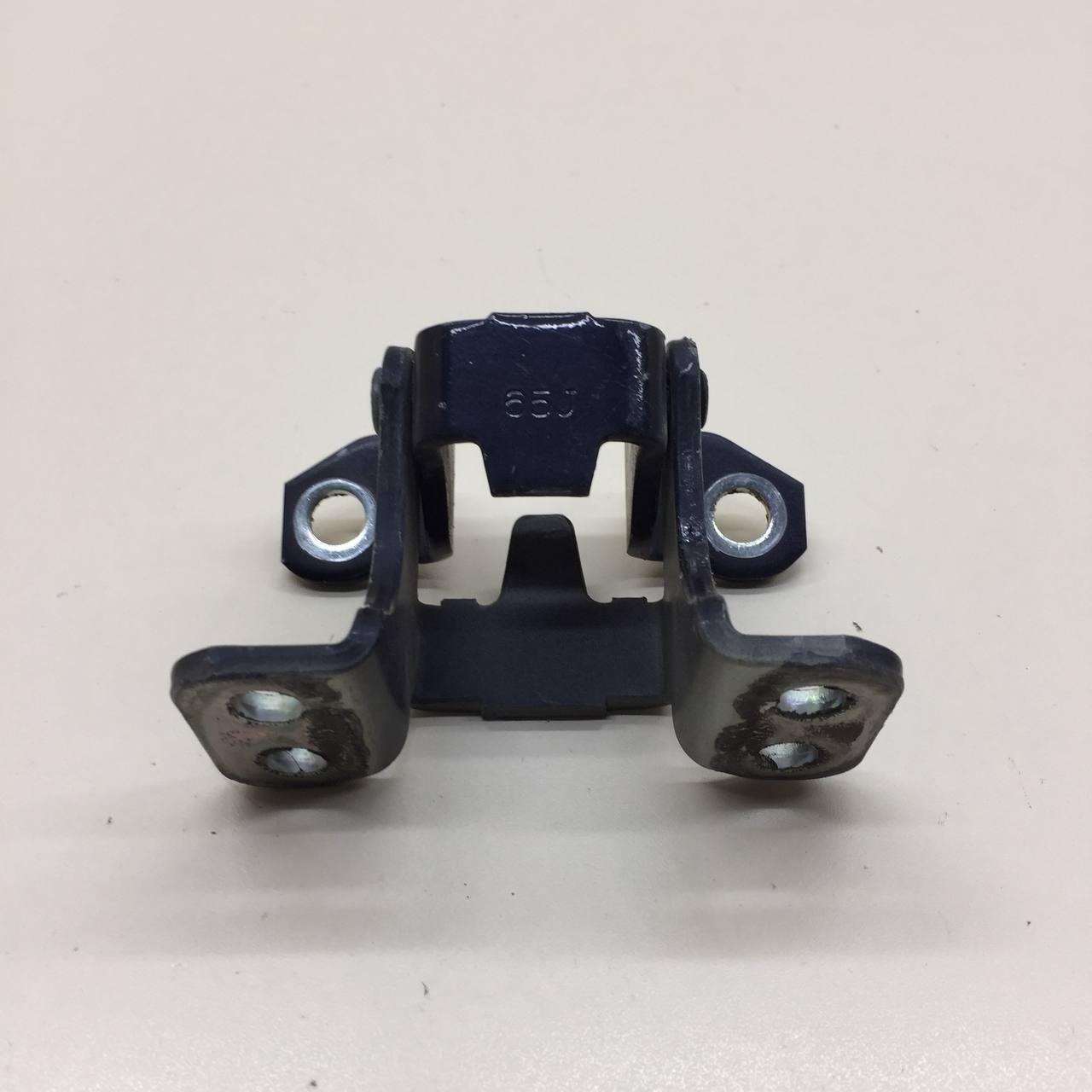 Петля двери багажника Suzuki Grand Vitara 2005-2015