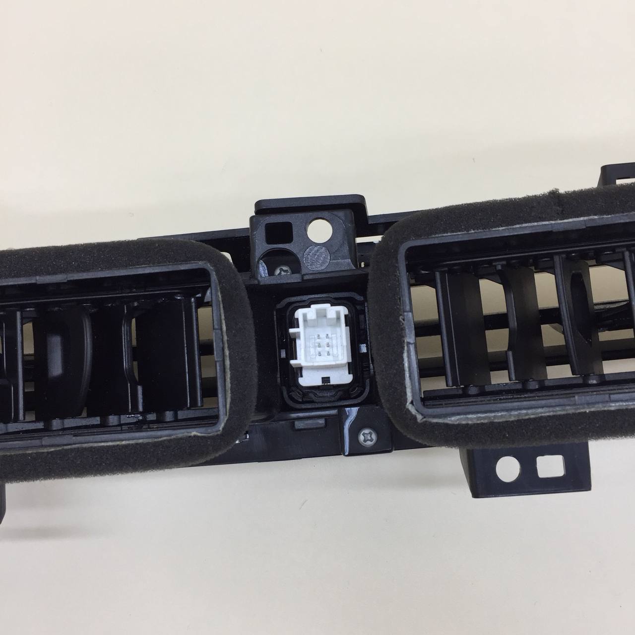 Дефлектор воздушный Chery Arrizo 8 2022>