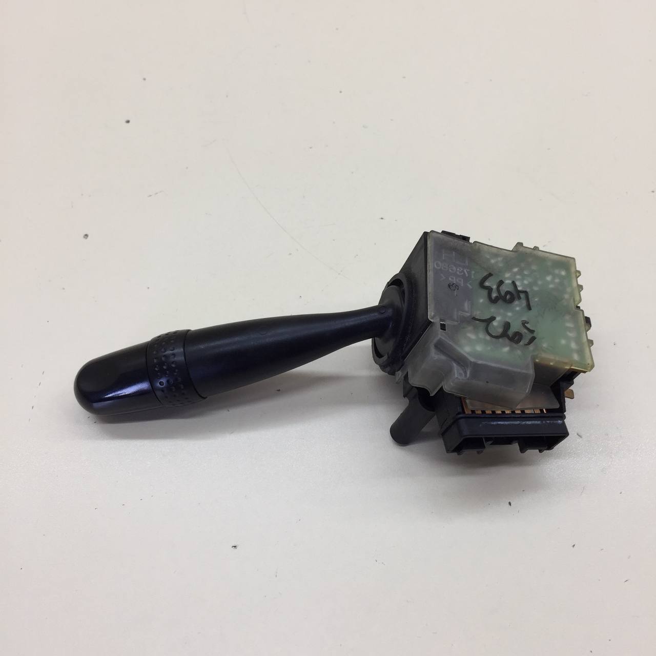 Переключатель стеклоочистителей Toyota Corolla E120 2001-2007