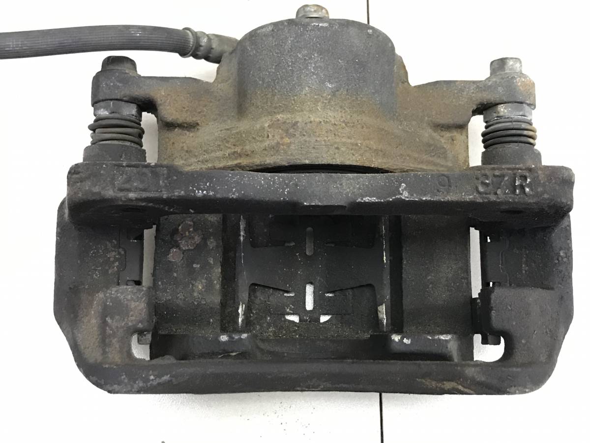 Суппорт передний левый Honda Stepwgn 2001-2005