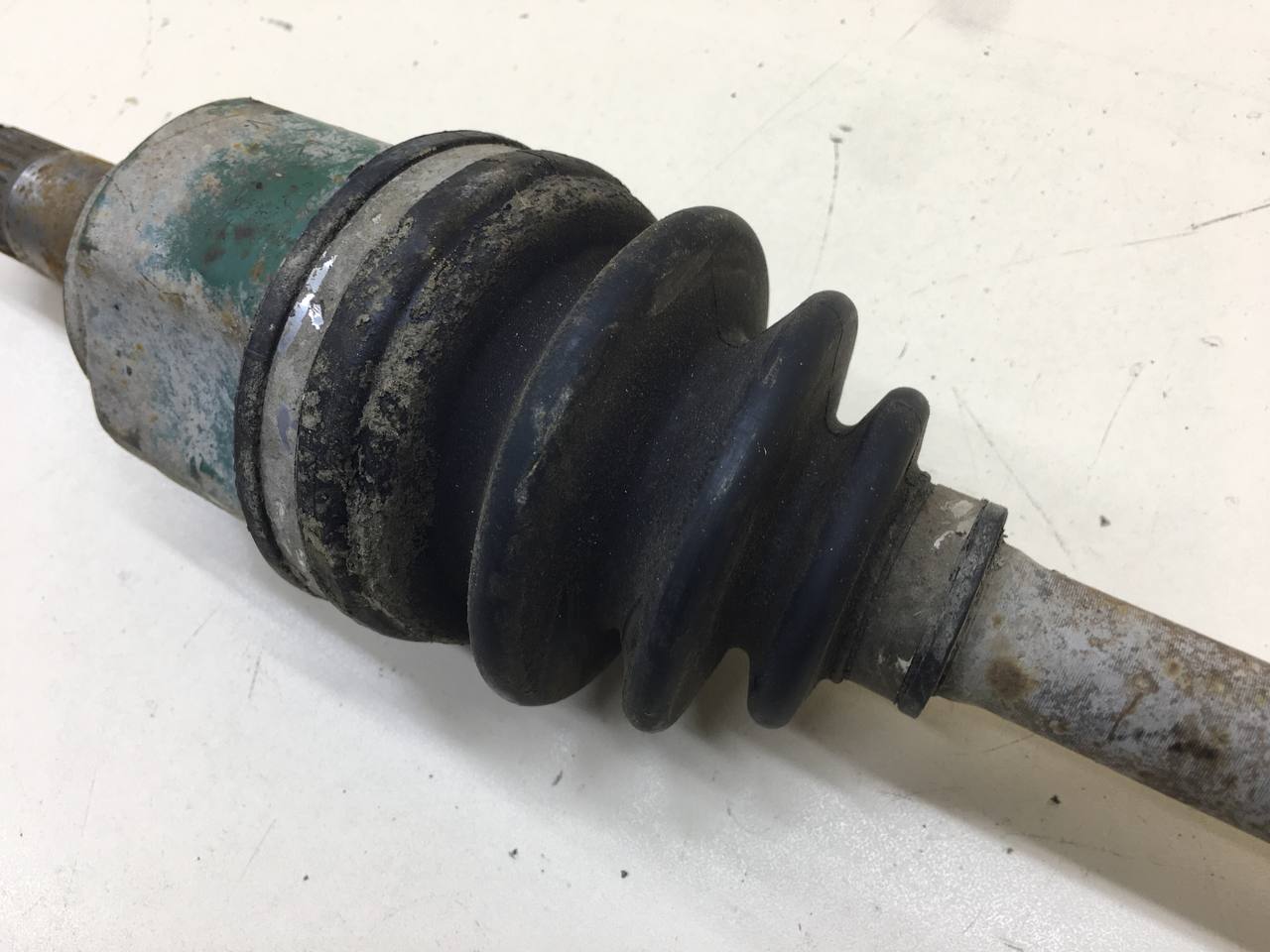 Полуось передняя левая Mitsubishi Colt (CJ) 1995-2002