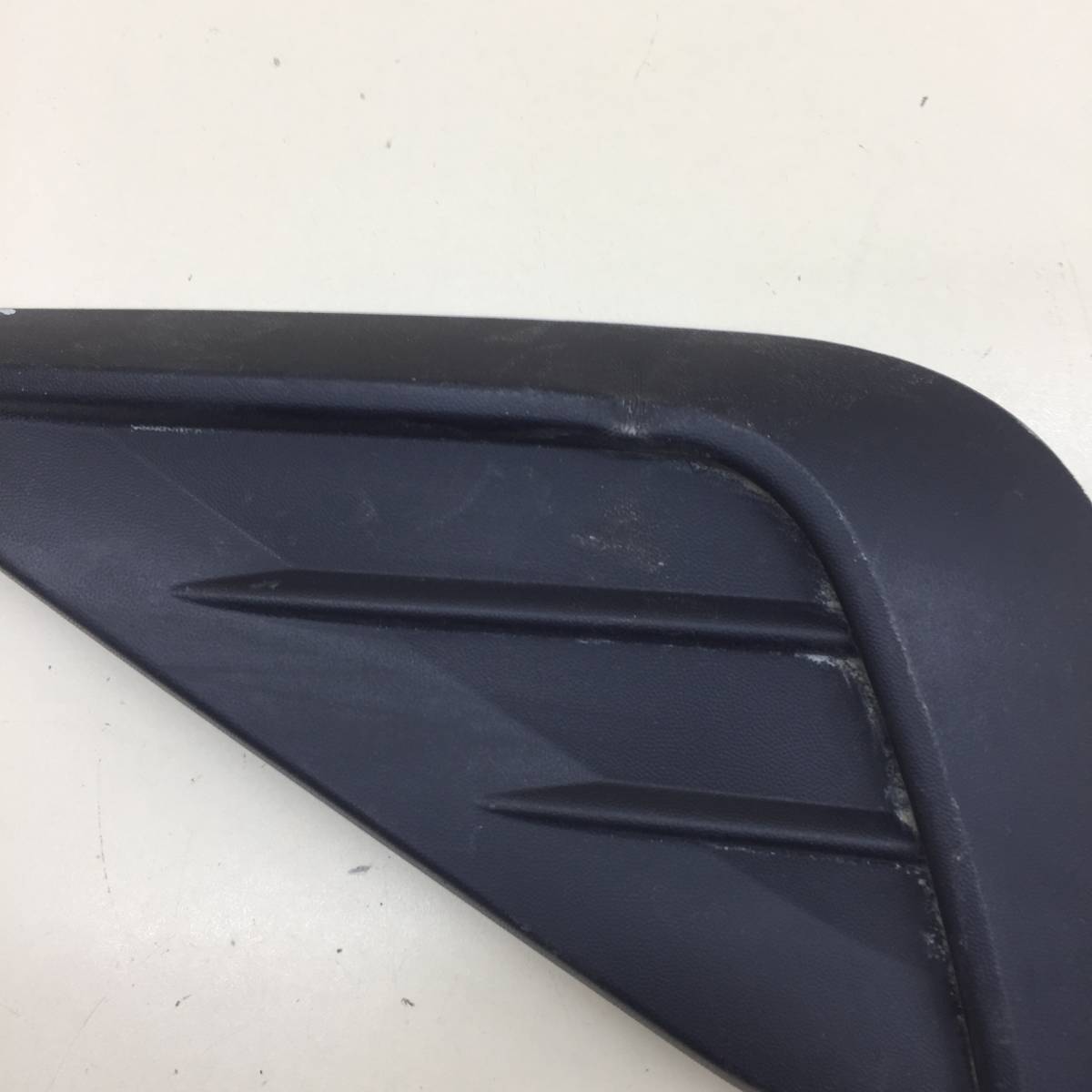 Накладка переднего бампера левая Volkswagen Tiguan 2017>