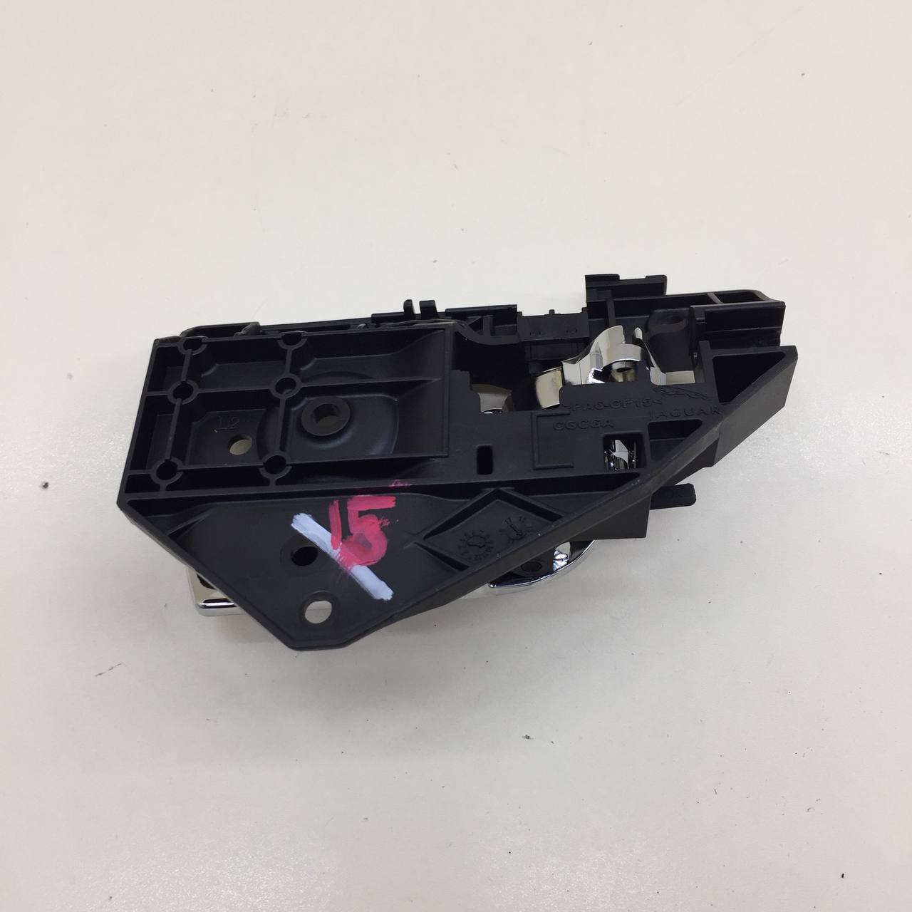 Ручка двери внутренняя левая Jaguar XF 2007-2015