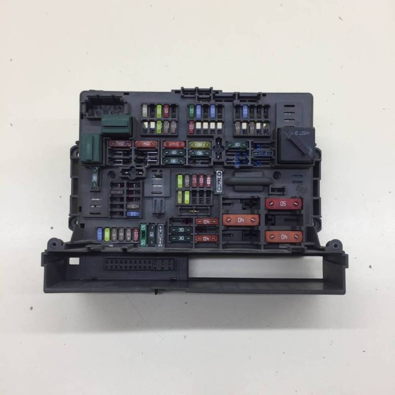 Блок предохранителей BMW 1-series E87/E81 2004-2011