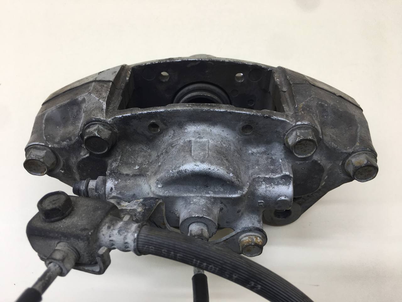 Суппорт задний левый Infiniti Q50 (V37) 2014-2021