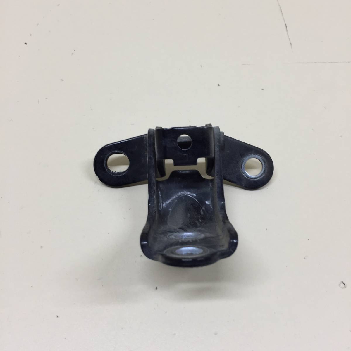 Петля двери задней левой нижняя Hyundai Solaris (HCR) 2017-2020