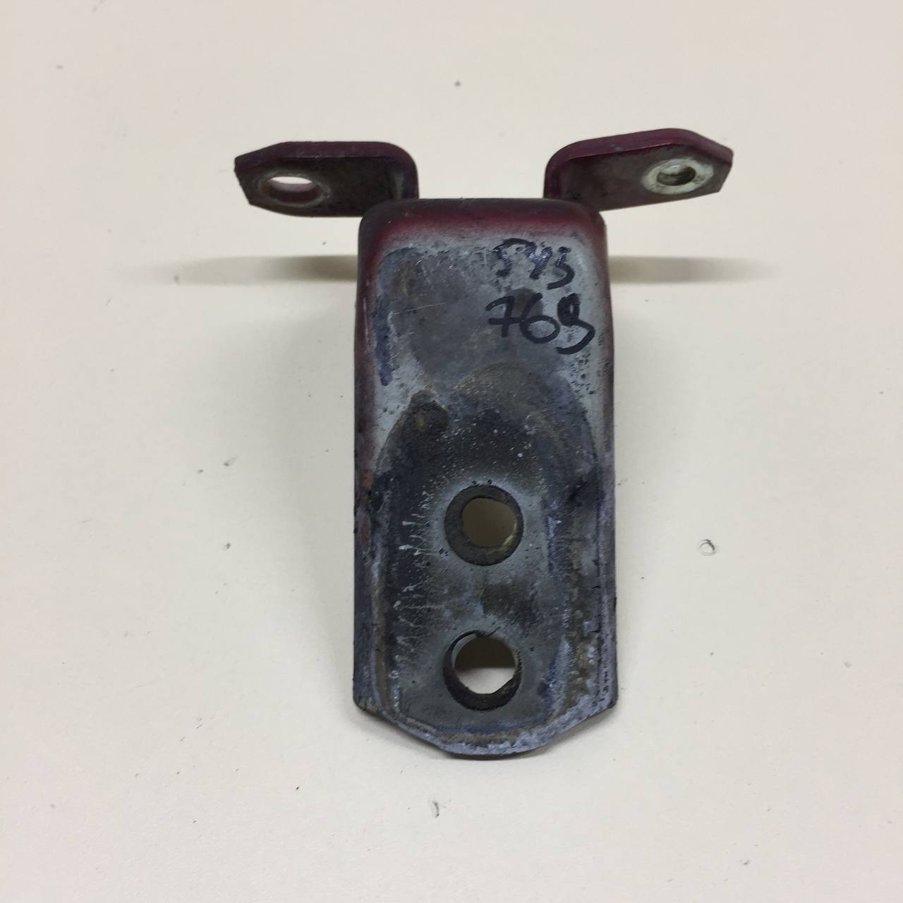 Петля двери передней правой нижняя Suzuki Grand Vitara 2005-2015