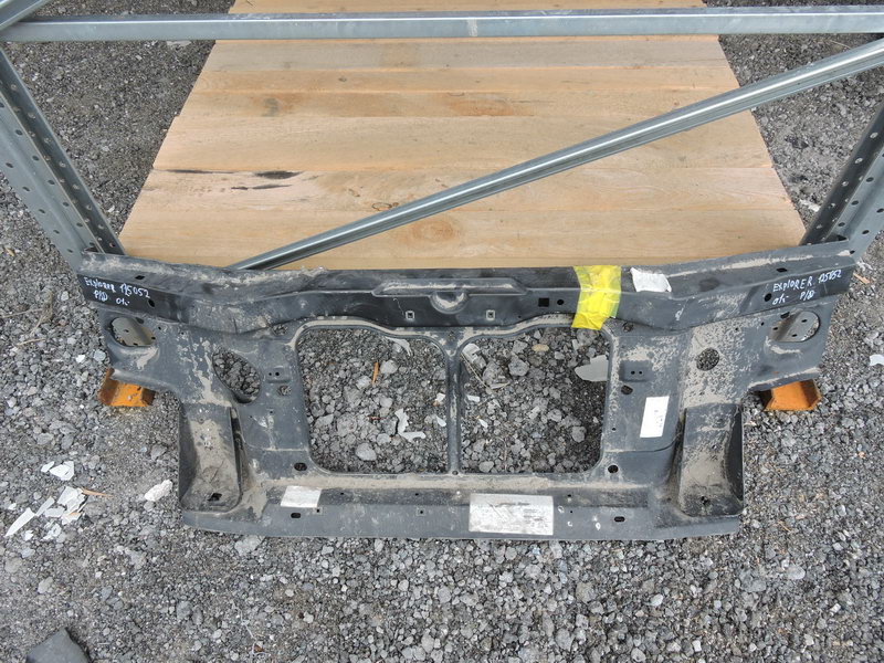 Рамка радиатора Ford Explorer 2001-2005