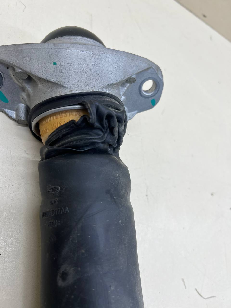 Амортизатор задний EXEED RX 2022>