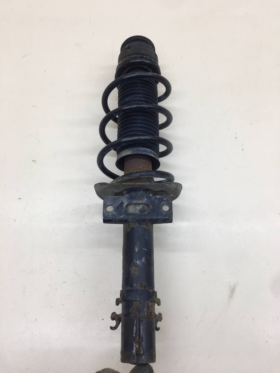 Амортизатор передний Volkswagen Polo (MK5) 2011-2020