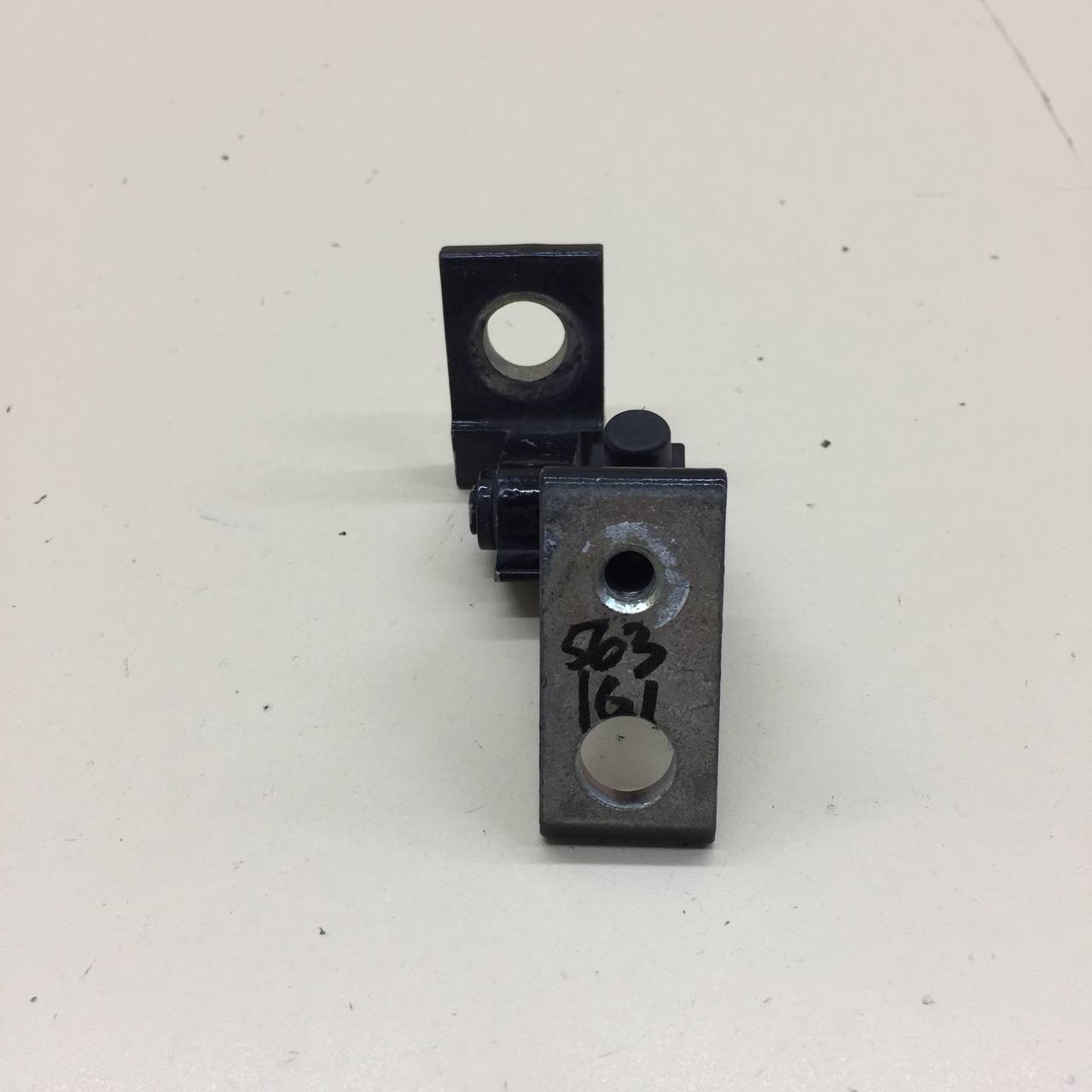 Петля двери Volkswagen Polo (MK5) 2011-2020