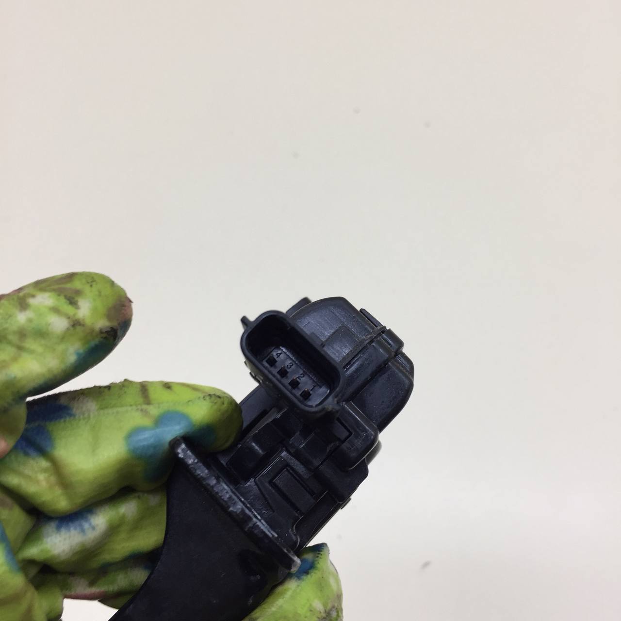 Замок багажника Lada Vesta 2015>