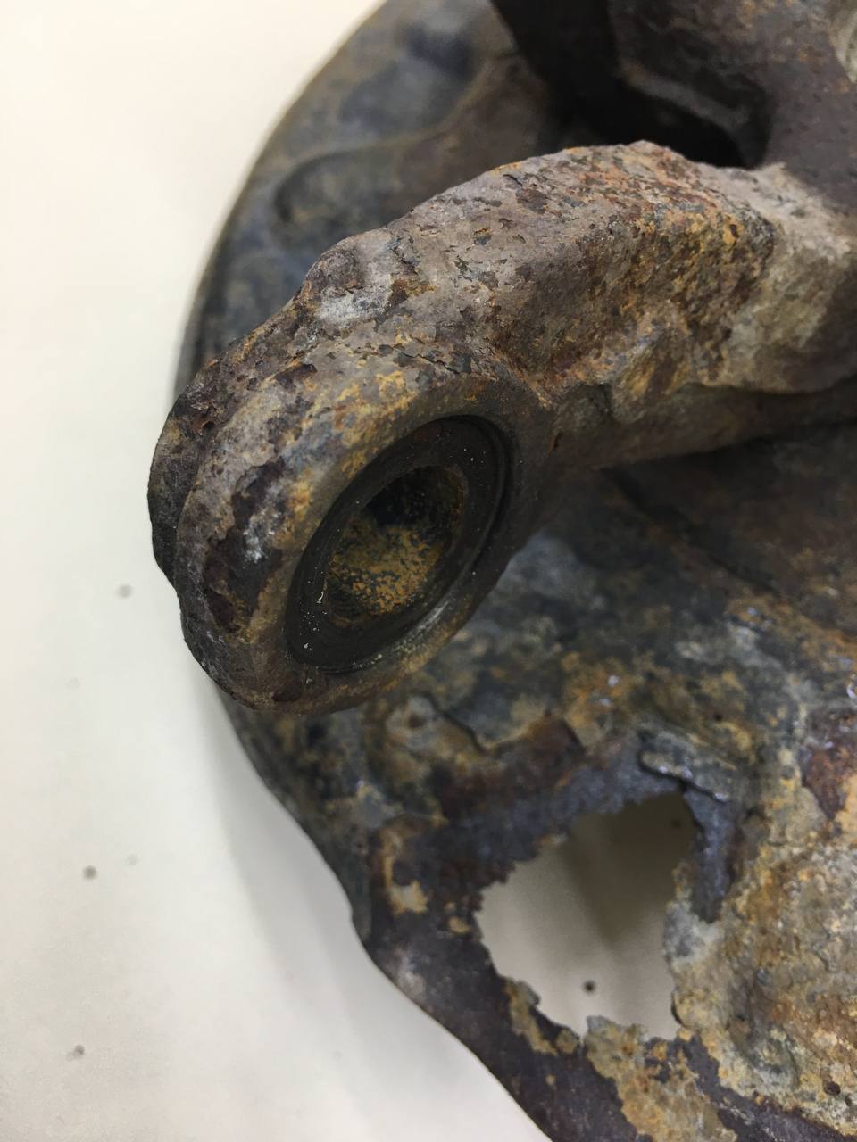 Кулак поворотный передний левый Skoda Rapid 2012-2020