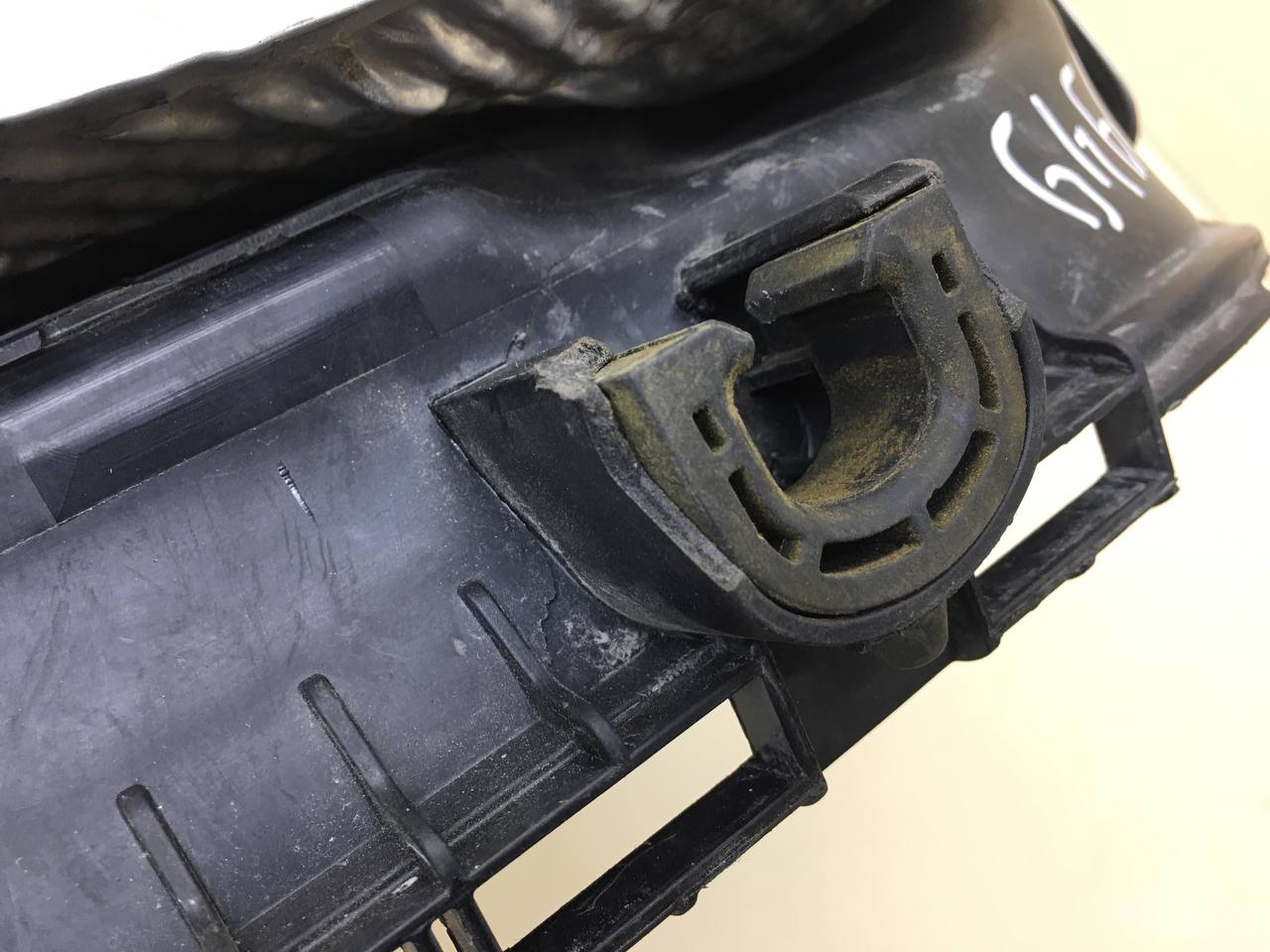 Корпус воздушного фильтра Porsche Cayenne 2017>