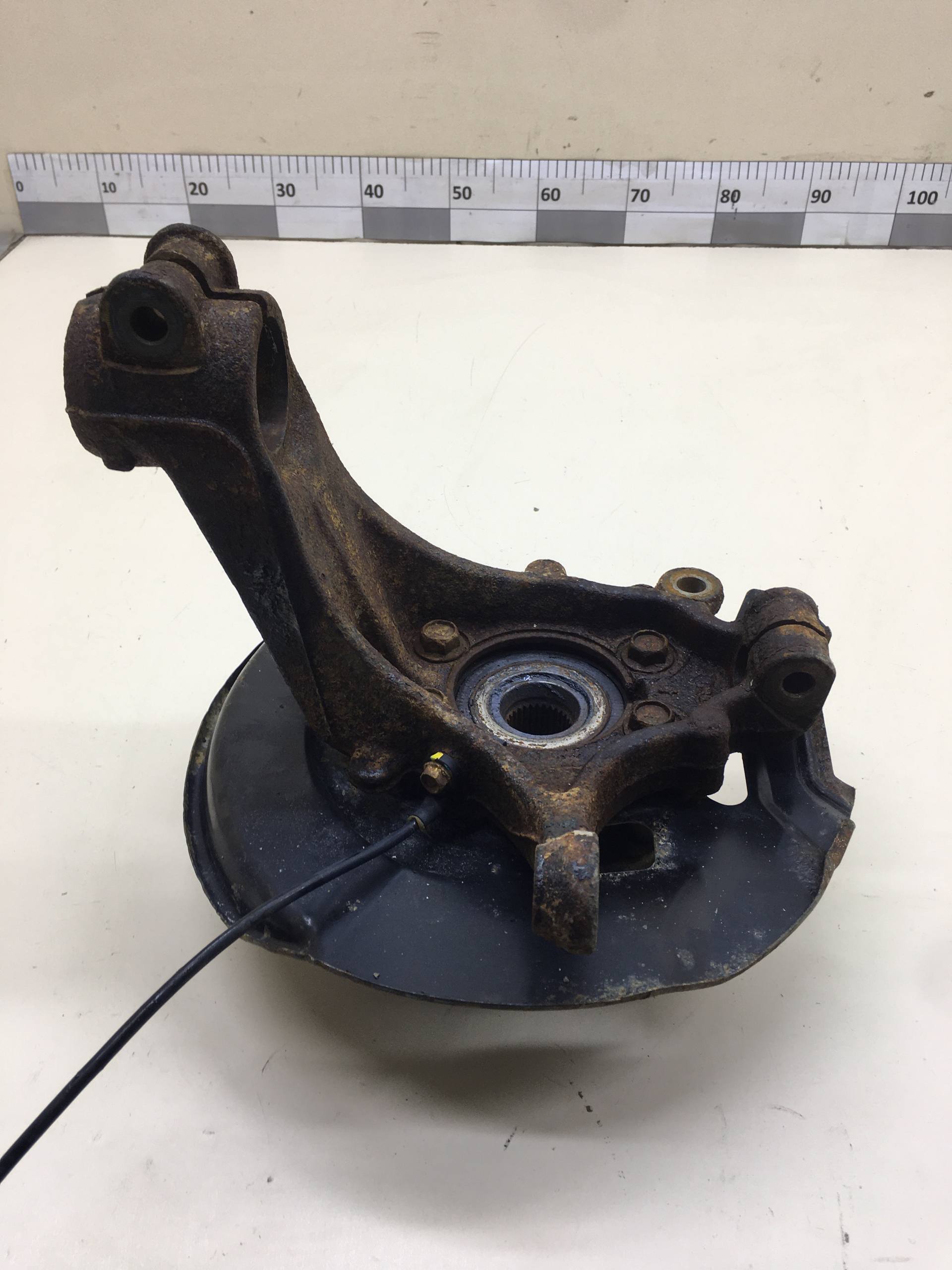 Кулак поворотный передний левый Nissan Qashqai (J11) 2014>