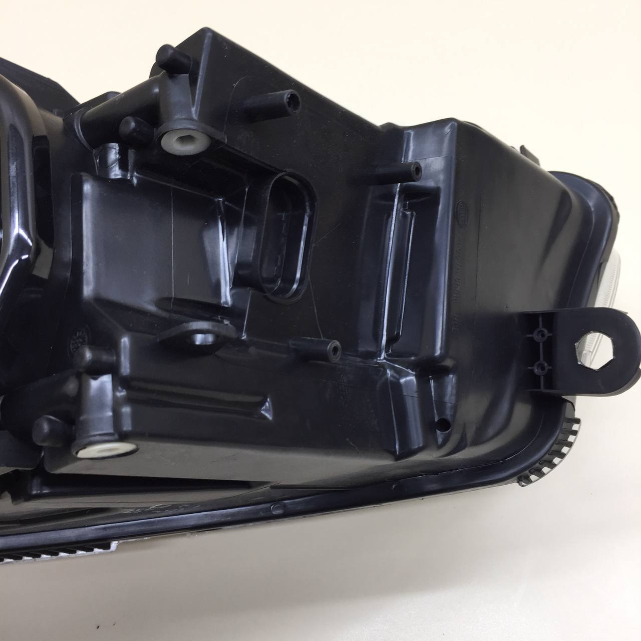 Фара правая Audi A6 (C6) 2005-2011