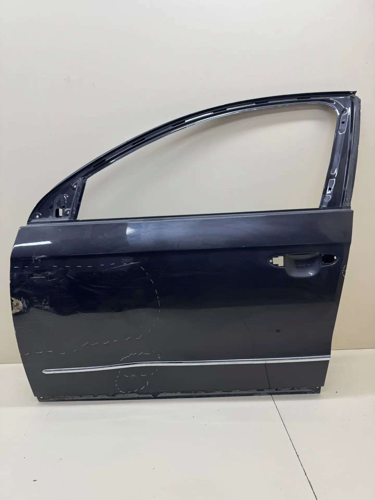 Дверь передняя левая Volkswagen Passat B6 2005-2010