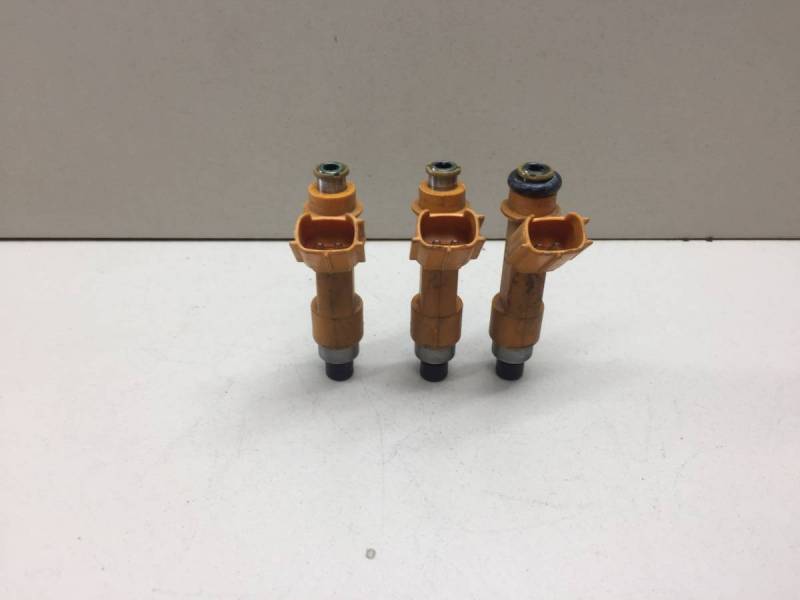 Форсунка инжекторная электрическая Toyota Vitz P90 2005-2011