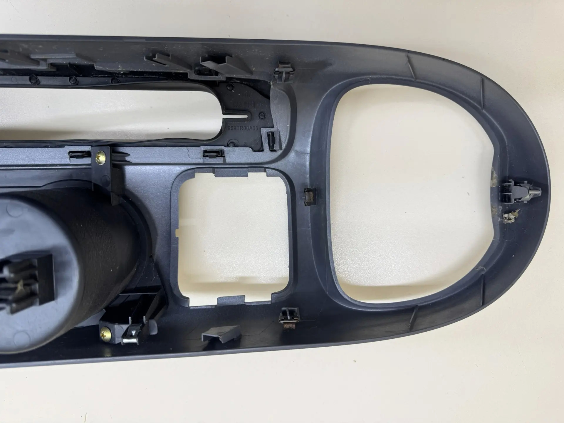 Консоль центральная Nissan Juke (YF15) 2011-2020