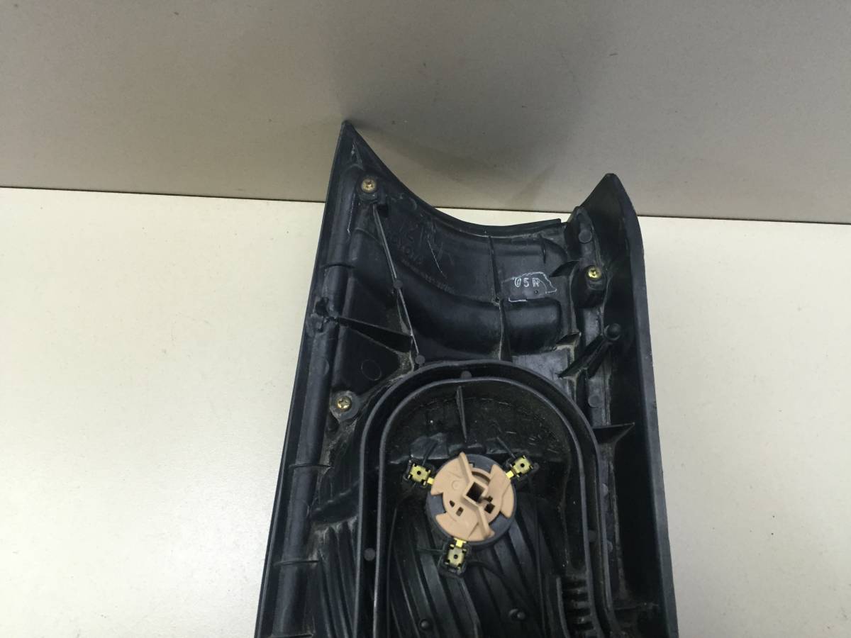 Фонарь задний правый Toyota Raum (Z10) 1997-2003