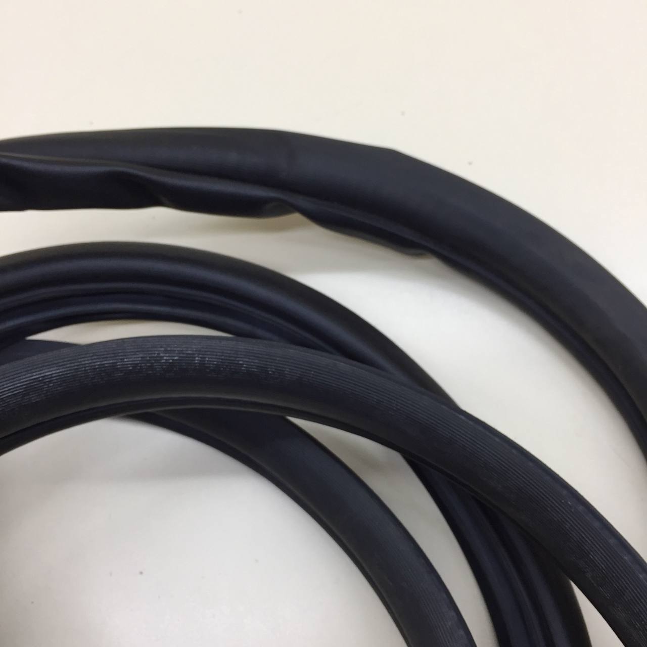 Уплотнитель проема двери задней правой Haval H6 2014-2020