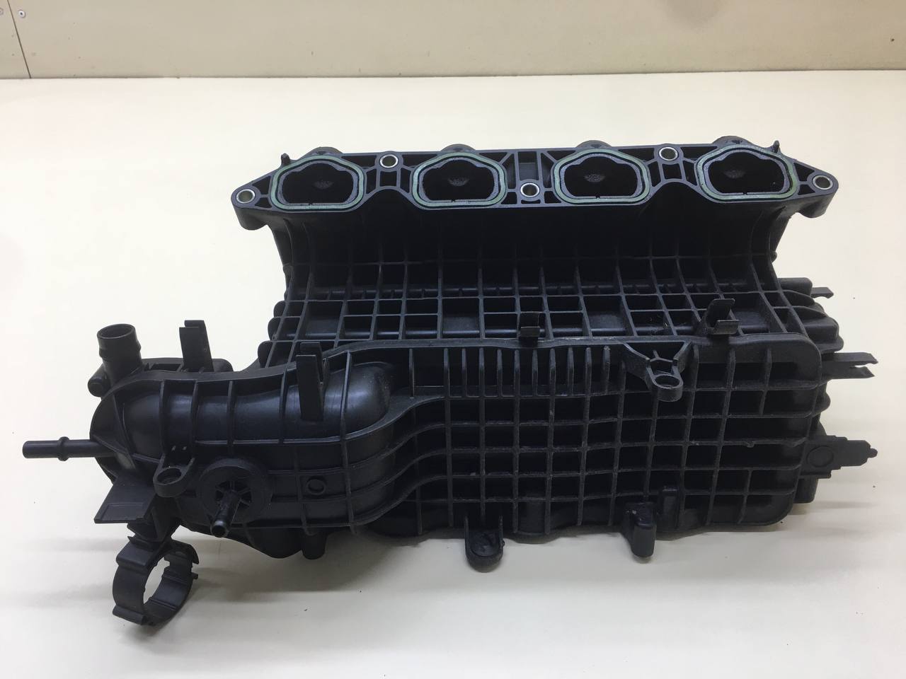 Коллектор впускной Skoda Octavia (A7) 2013>