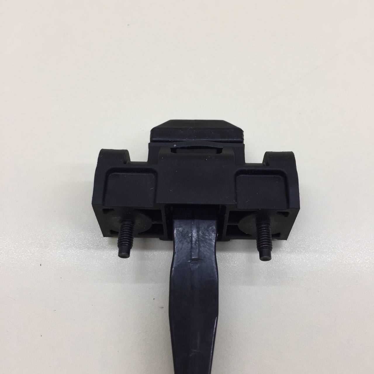 Ограничитель двери OMODA C5 2021>