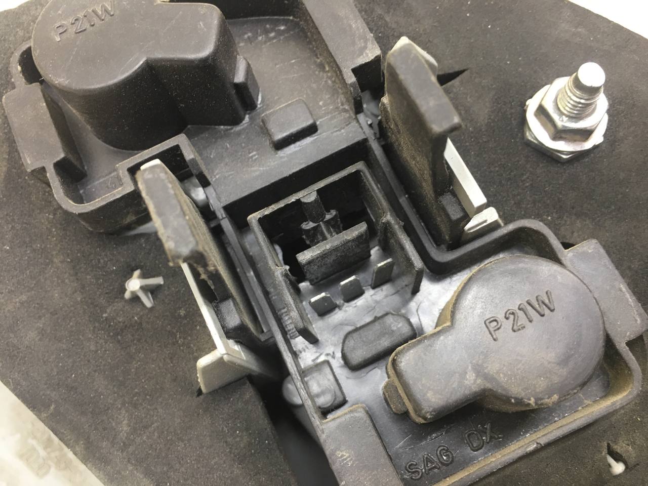 Фонарь задний внутренний правый Fiat Albea 2002-2012