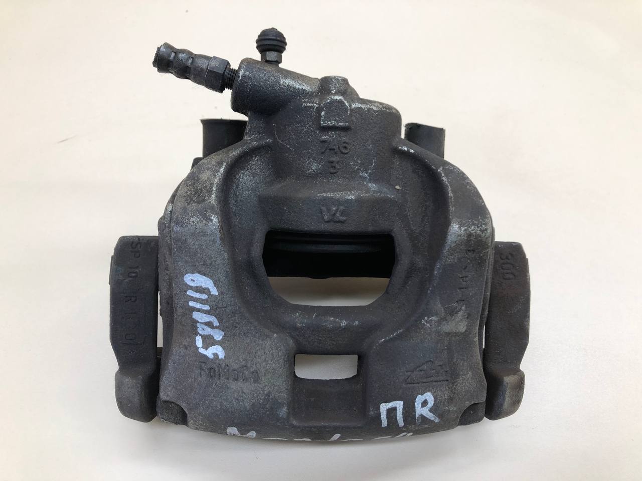 Суппорт передний правый Ford Mondeo 4 2007-2015