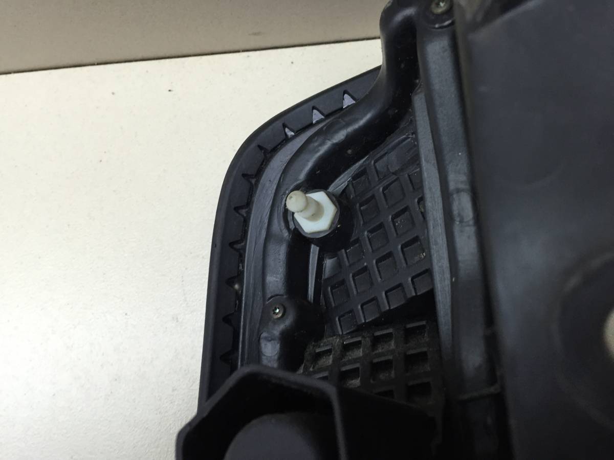 Фонарь задний правый Nissan Cube (Z10) 1998-2002