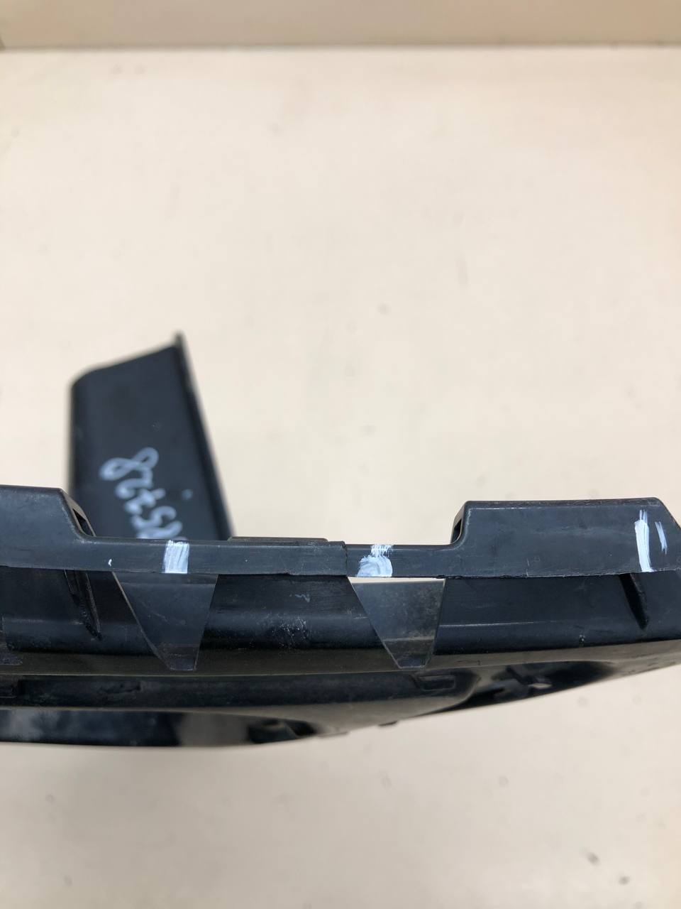 Направляющая заднего бампера правая BMW X5 E70 2007-2013