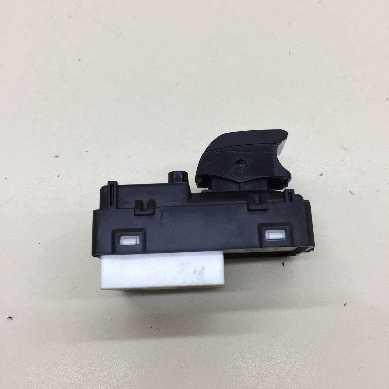 Кнопка стеклоподъемника Changan UNI-K 2020>