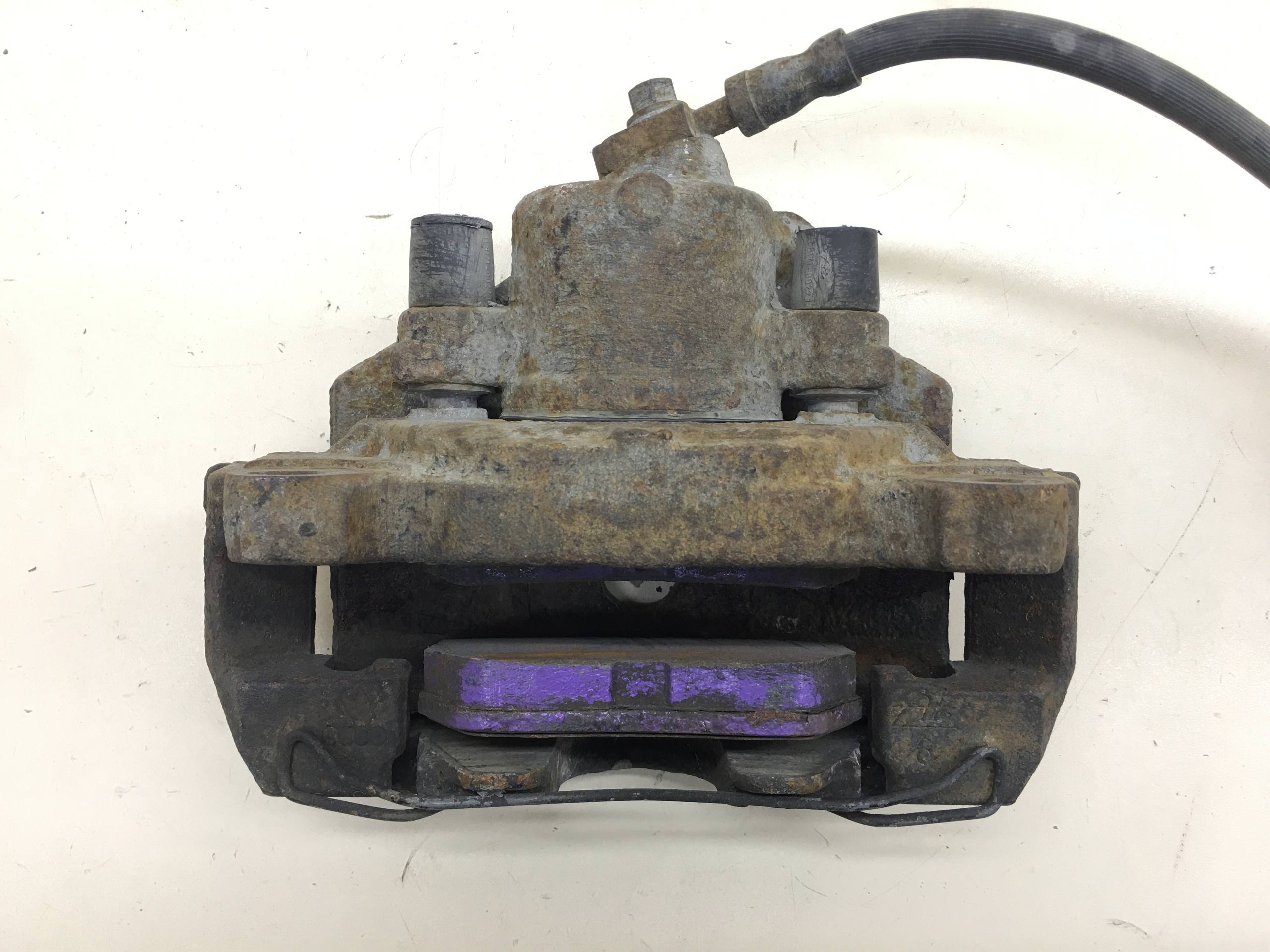 Суппорт передний правый Skoda Octavia (A5 1Z-) 2004-2013