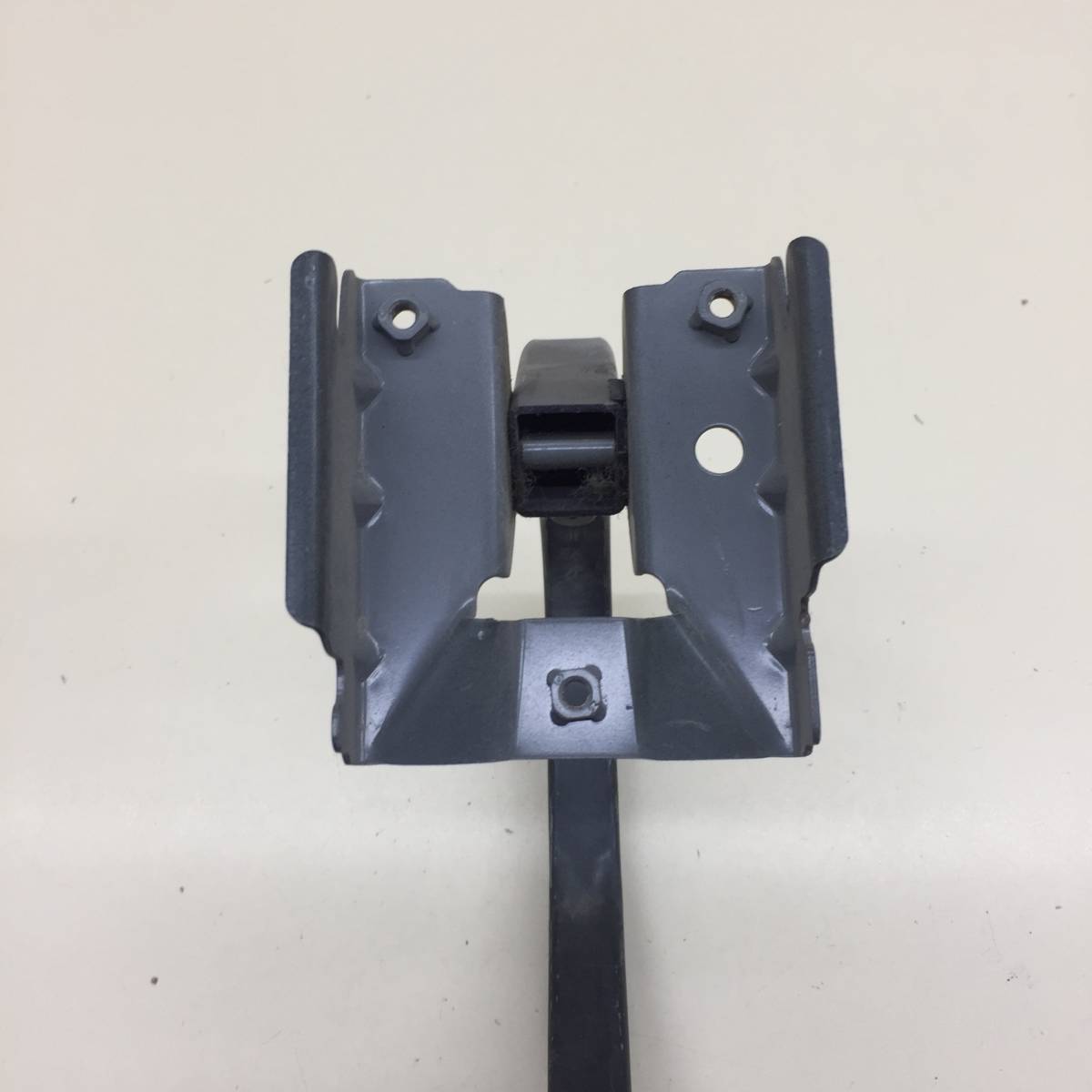 Петля крышки багажника Nissan Almera Classic (B10) 2006-2013